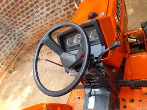 Kubota L1-215 2007 Tractor (Used)