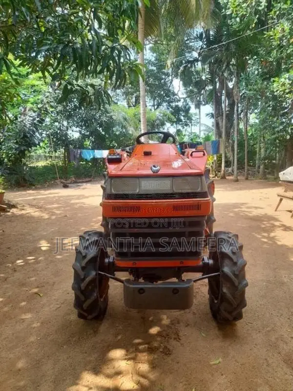 Kubota L1-215 2007 Tractor (Used)
