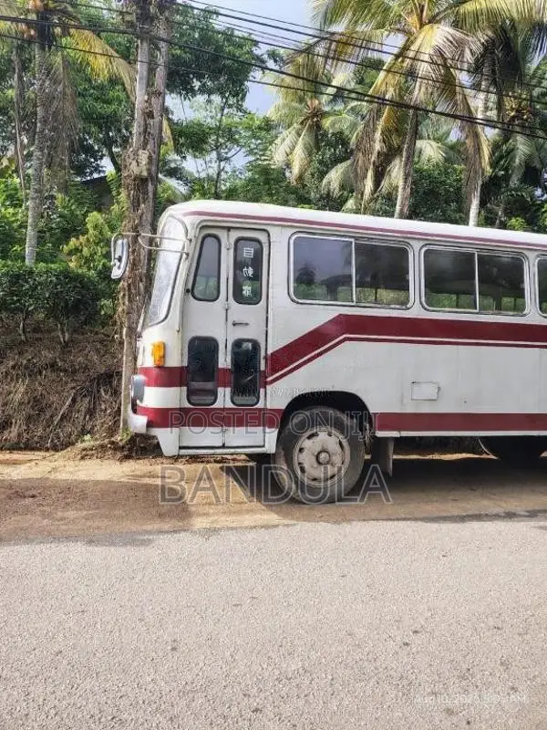 Mitsubishi Fuso 1980 Bus (Used)