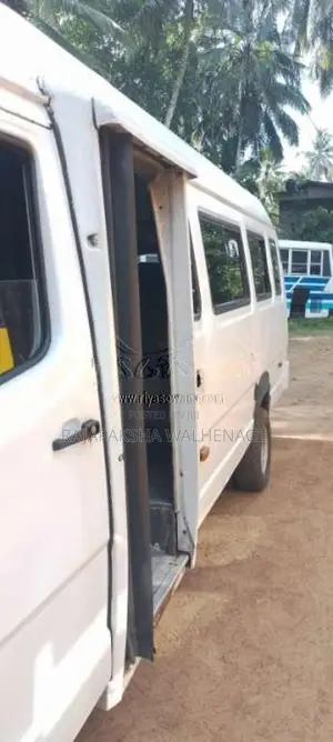 Force Traveller 2016 Bus (Used)