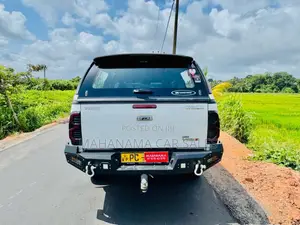 Toyota Hilux 2011 Pickup (Used)