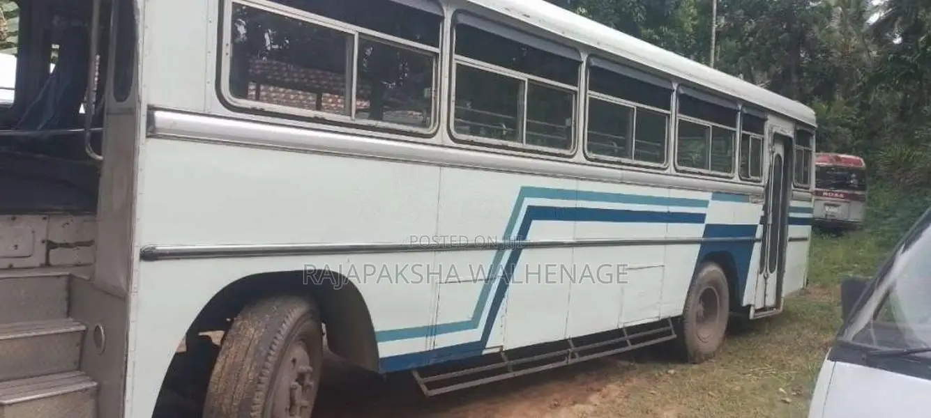 Ashok-Leyland Viking 2010 Bus (Used)