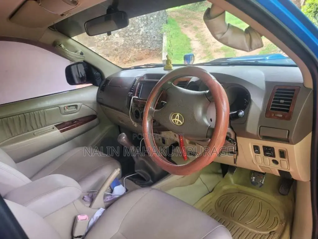 Toyota Hilux 2006 Pickup (Used)