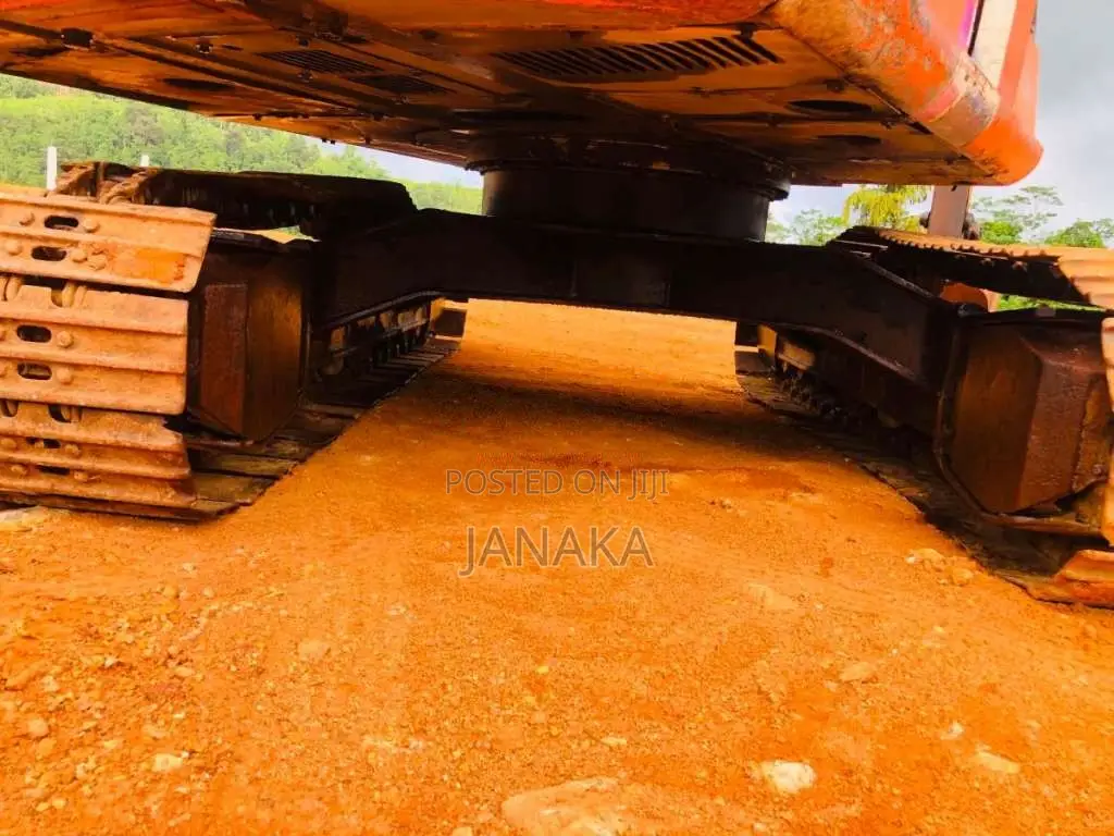 Hitachi Landy 2012 Heavy-Duty (Used)