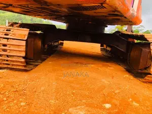 Hitachi Landy 2012 Heavy-Duty (Used)