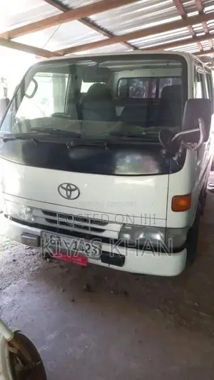 Toyota Toyota 1996 Crew Cab (Used)