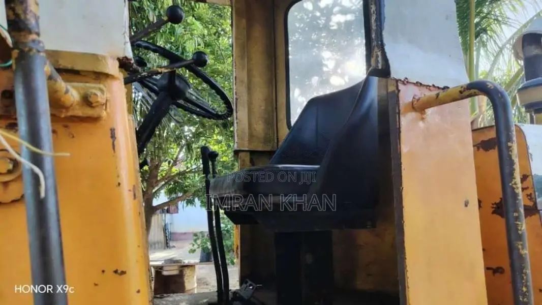 Komatsu Payloader 510-3 2012 Heavy-Duty (Used)