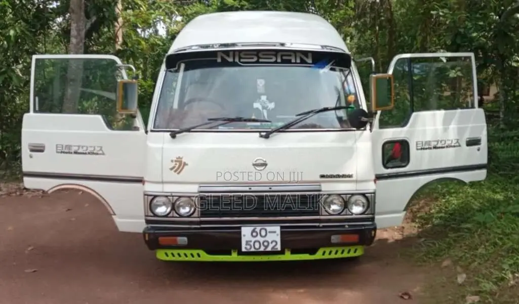 Nissan Vrg 1985 Van (Used)