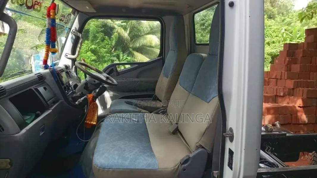 Mitsubishi Tipper 2003 Lorry (Used)