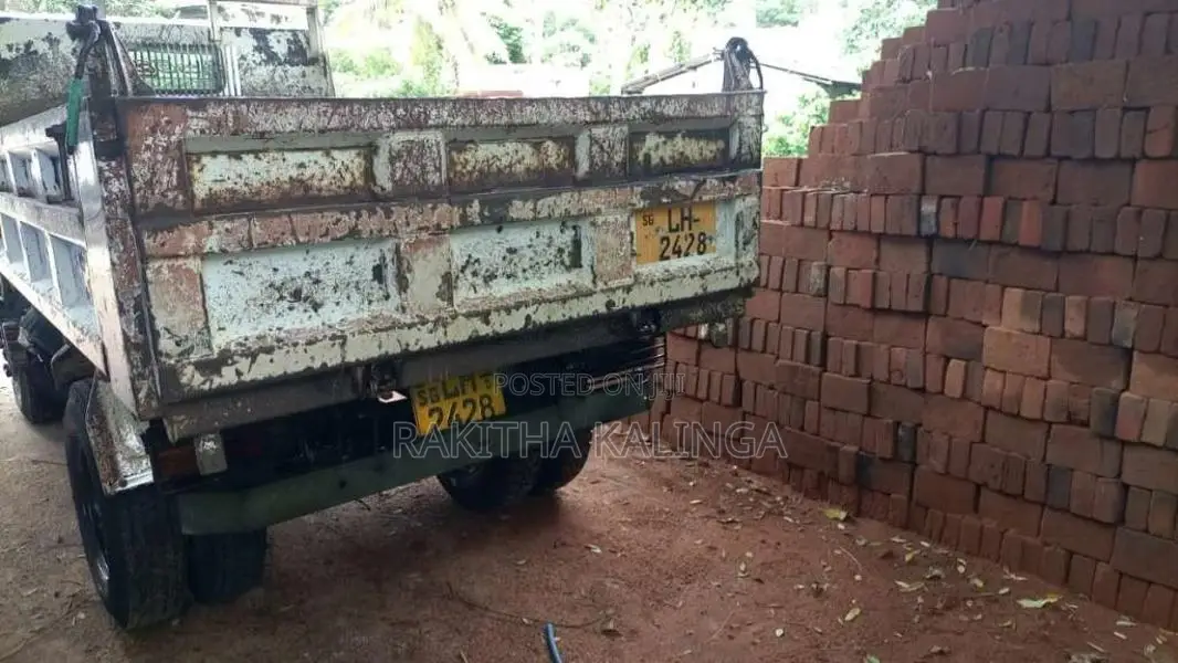 Mitsubishi Tipper 2003 Lorry (Used)