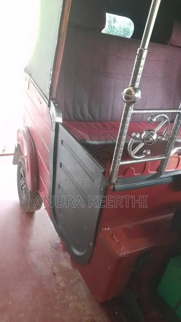 Bajaj RE 205 2014 Three Wheel (Used)