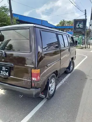Mitsubishi L300 2006 Van (Used)