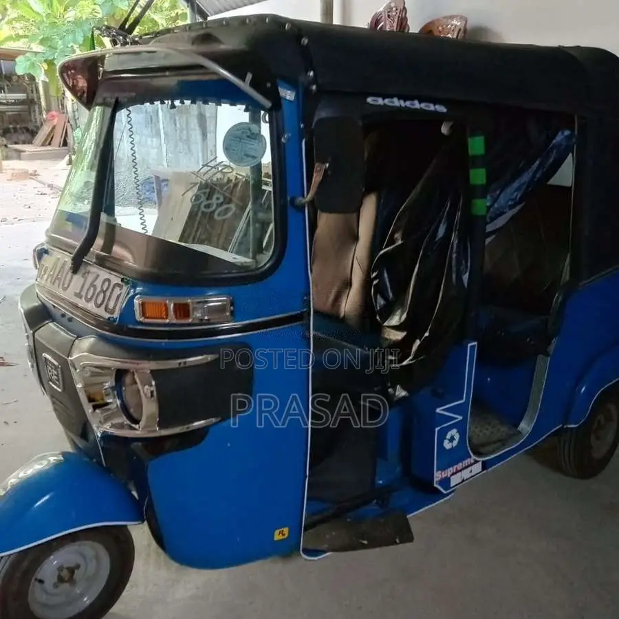 Bajaj 4 Stroke 2014 Three Wheel (Used)