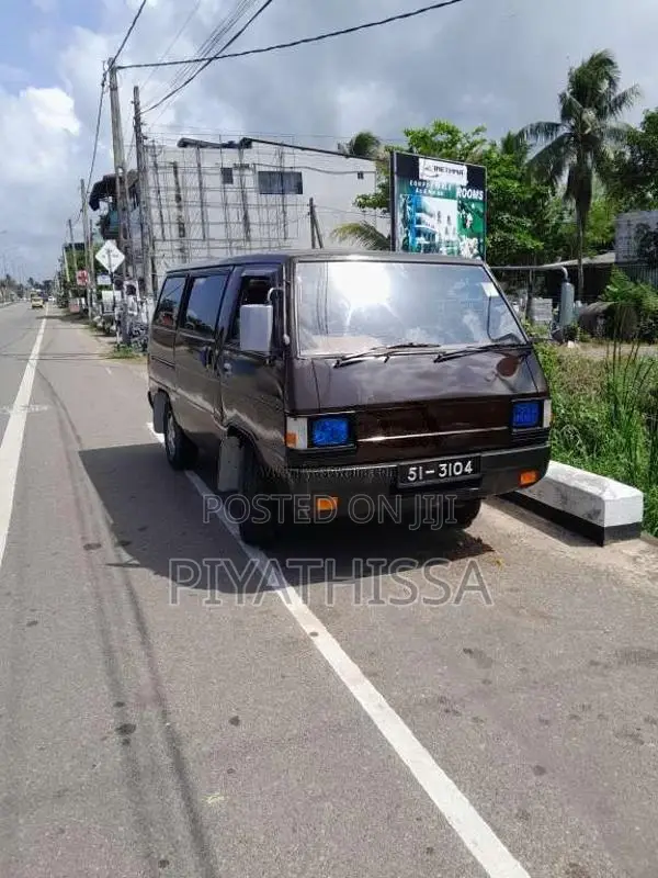 Mitsubishi L300 2006 Van (Used)