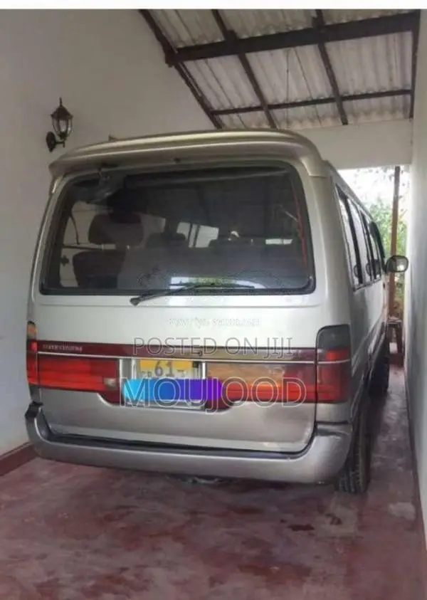 Toyota Dolphin 1991 Van (Used)