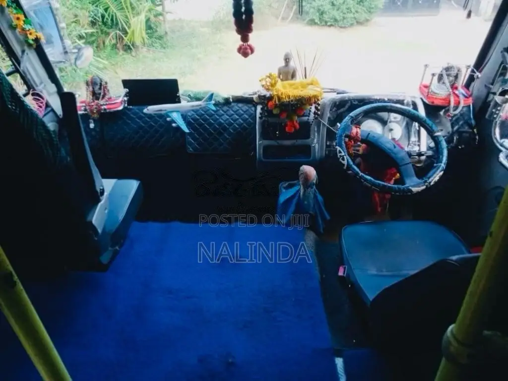 Eicher Starline 2015 Bus (Used)