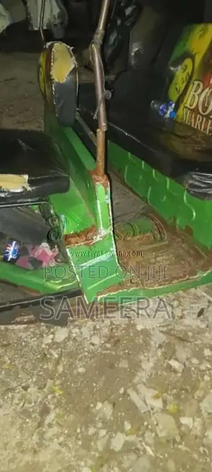 Bajaj RE 205 2014 Three Wheel (Used)