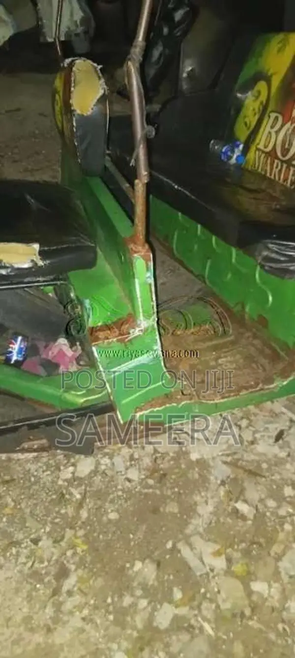 Bajaj RE 205 2014 Three Wheel (Used)
