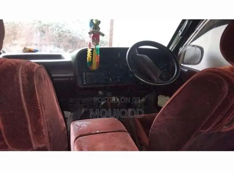 Toyota Dolphin 1991 Van (Used)