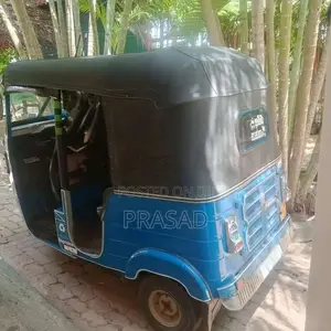 Bajaj 4 Stroke 2014 Three Wheel (Used)