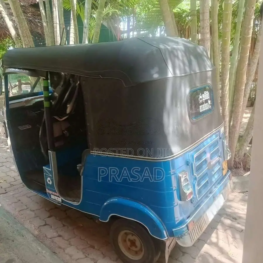 Bajaj 4 Stroke 2014 Three Wheel (Used)