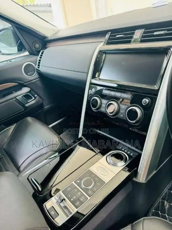 Land-Rover Discovery 4 2018 SUV (Used)
