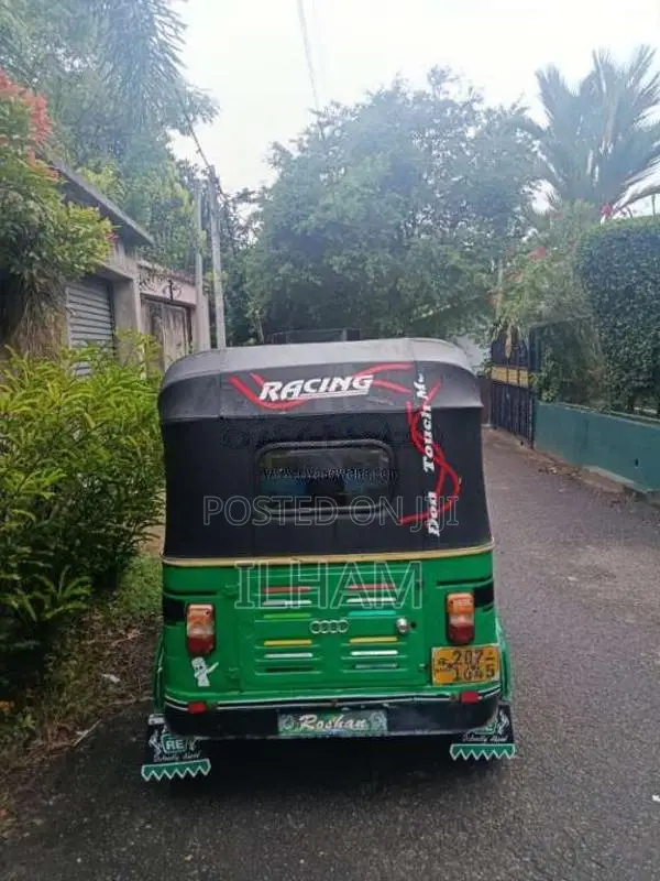 Bajaj 2 Stroke 2000 Three Wheel (Used)