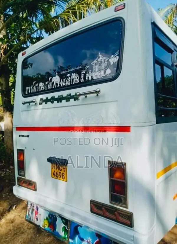 Eicher Starline 2015 Bus (Used)