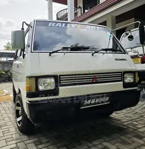 Mitsubishi L300 1983 Van (Used)