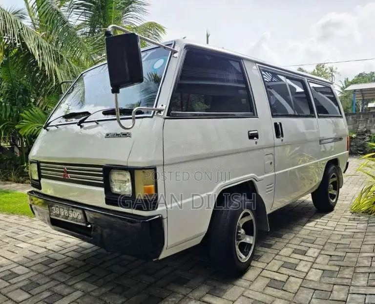 Mitsubishi L300 1983 Van (Used)