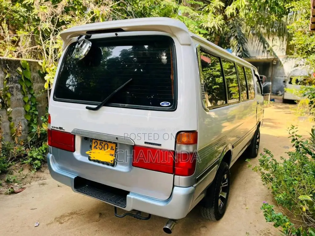 Toyota Dolphin 1996 Van (Used)