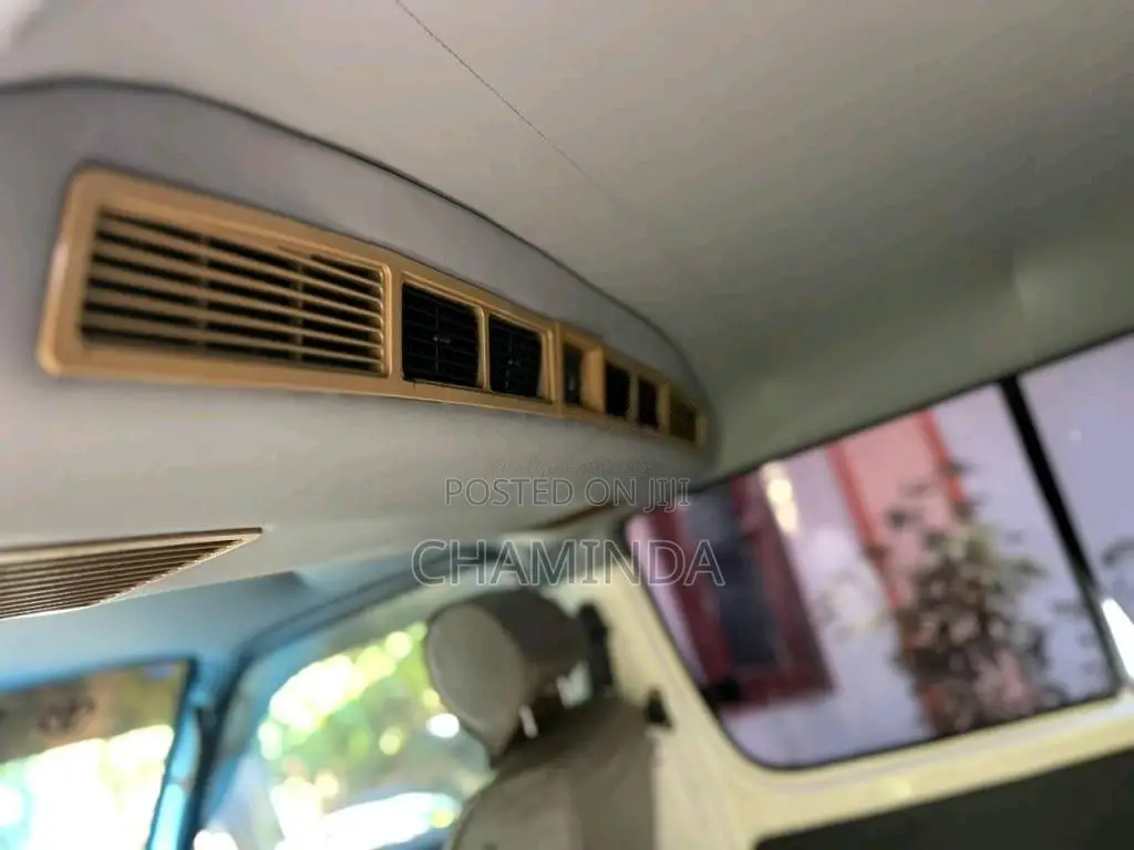 Toyota Dolphin 1996 Van (Used)