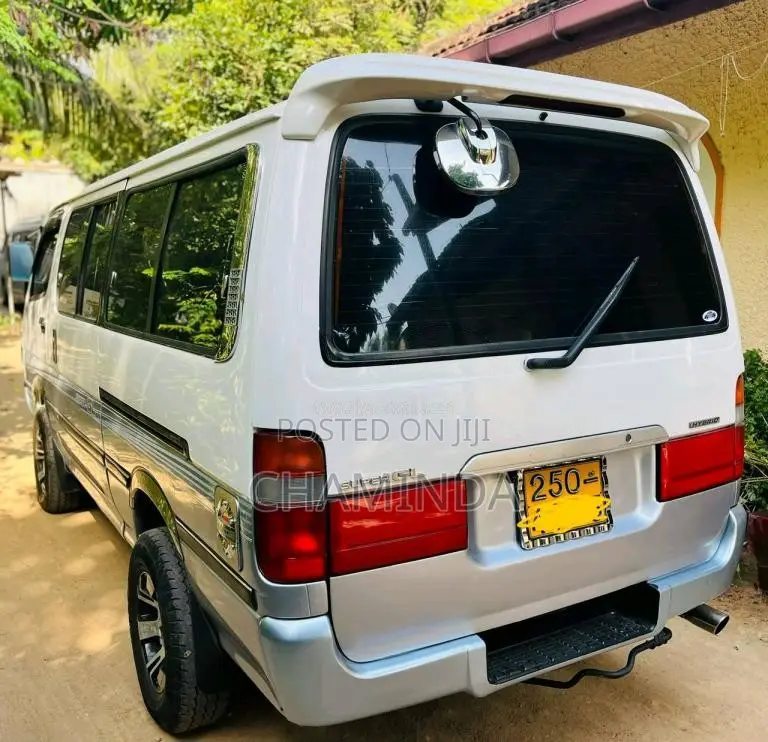 Toyota Dolphin 1996 Van (Used)