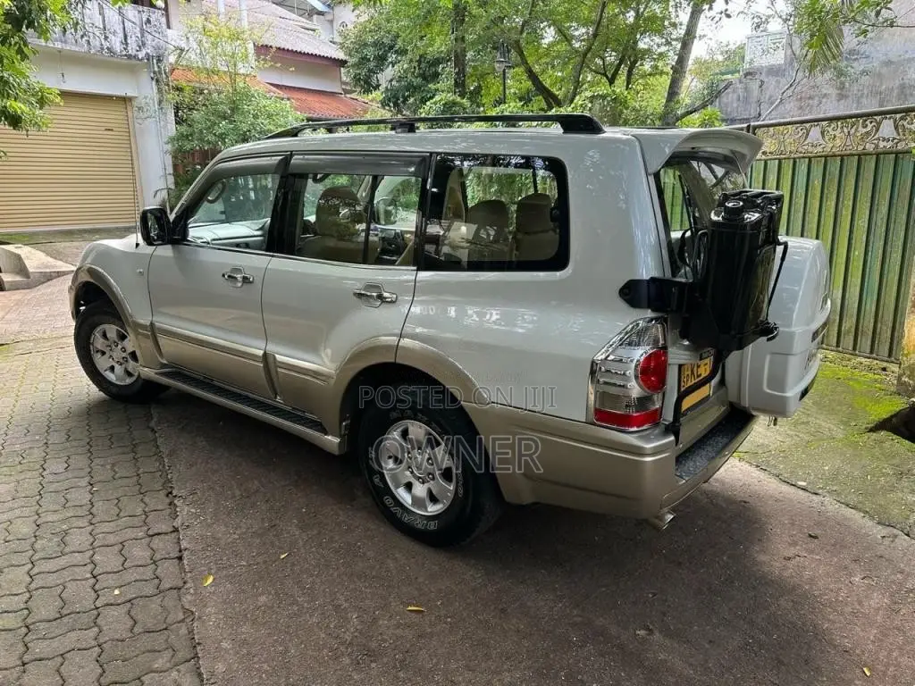Mitsubishi Montero 2006 SUV (Used)