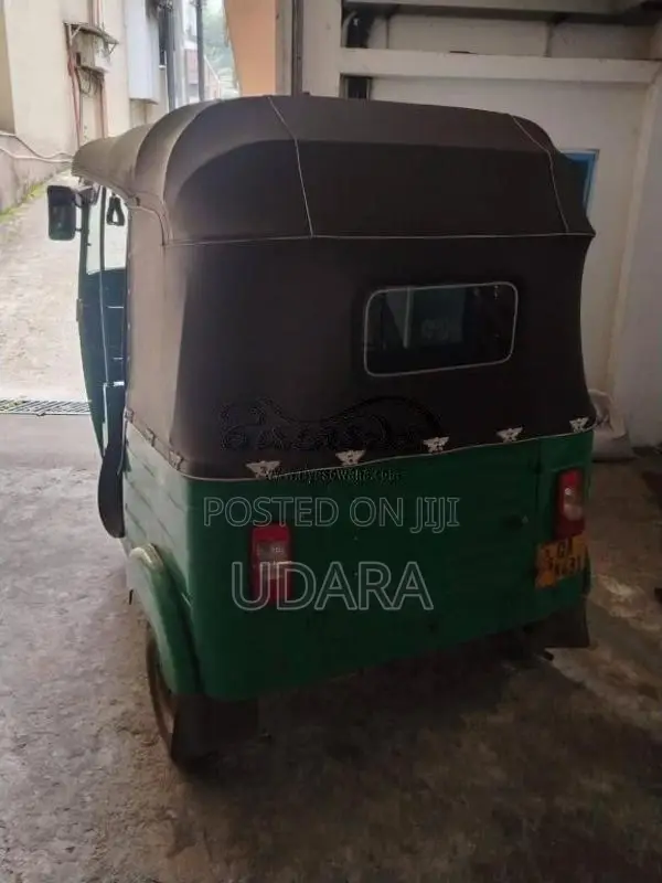 Bajaj RE 2 STROKE 2005 Three Wheel (Used)