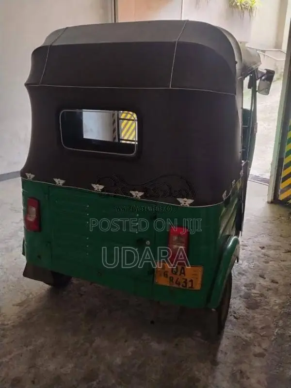 Bajaj RE 2 STROKE 2005 Three Wheel (Used)