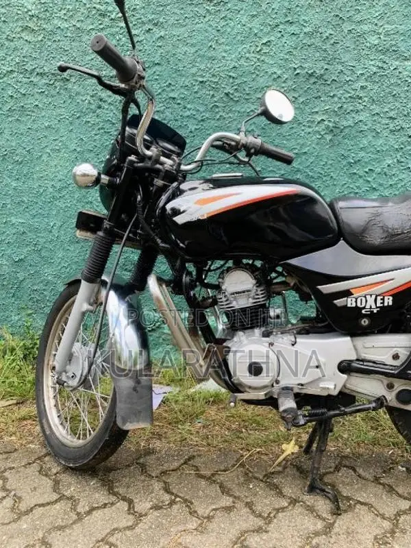 Bajaj Boxer 2004 Motorbike (Used)