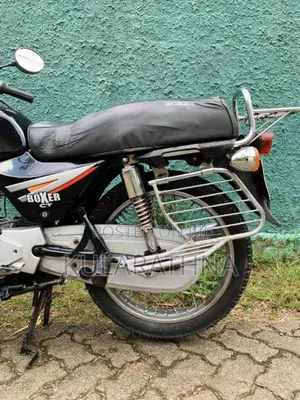Bajaj Boxer 2004 Motorbike (Used)