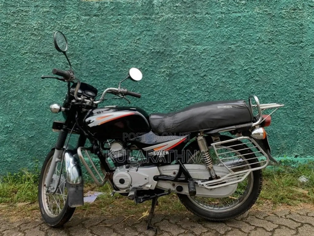Bajaj Boxer 2004 Motorbike (Used)