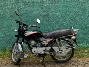 Bajaj Boxer 2004 Motorbike (Used)