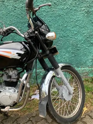 Bajaj Boxer 2004 Motorbike (Used)