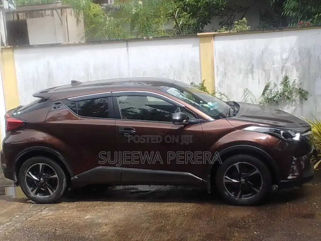 Toyota NGX50 2018 SUV (Used)