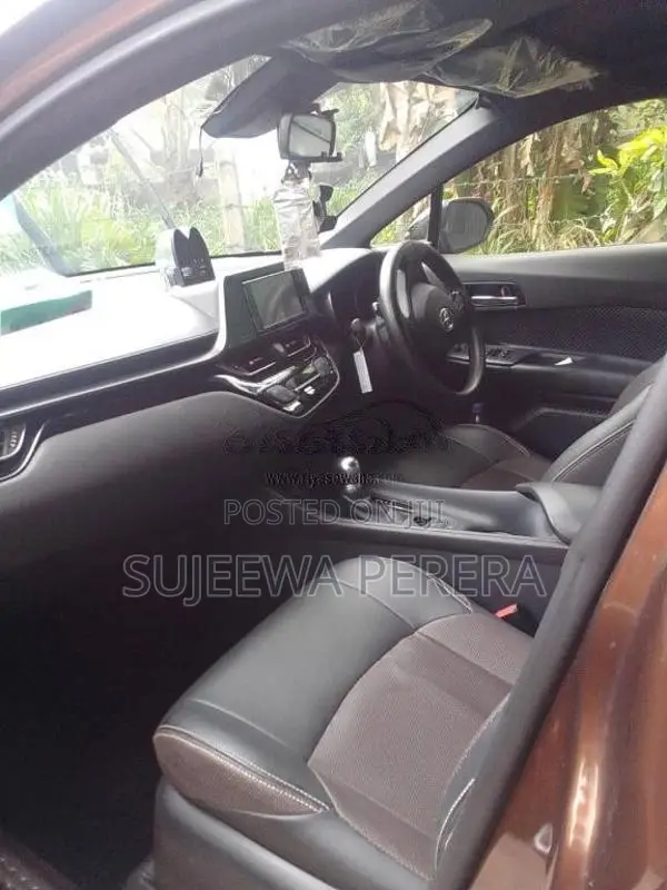 Toyota NGX50 2018 SUV (Used)
