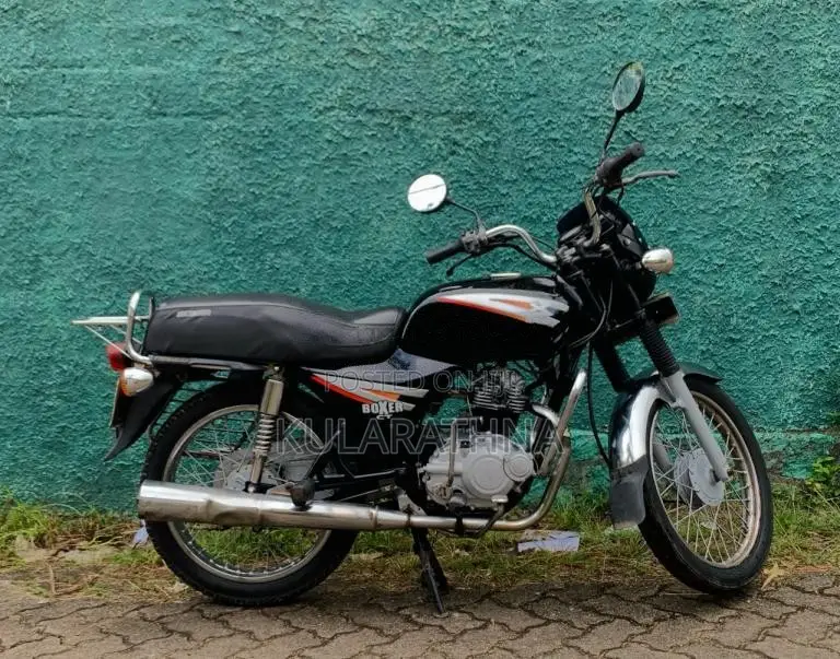 Bajaj Boxer 2004 Motorbike (Used)