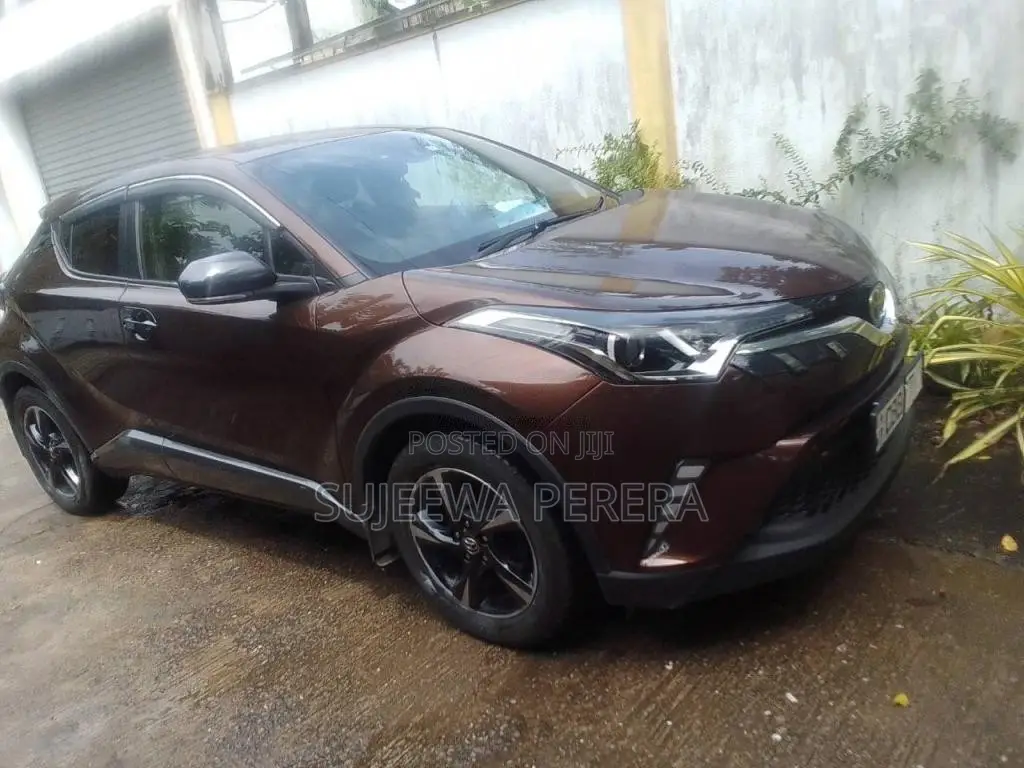 Toyota NGX50 2018 SUV (Used)
