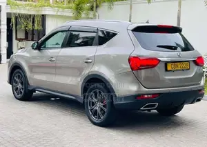 DFSK Glory I-Auto 2022 SUV (Used)