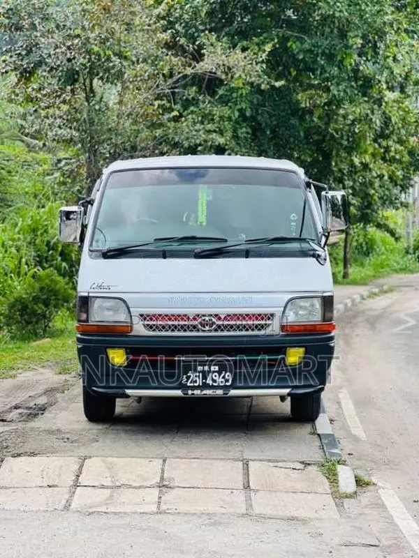 Toyota Dolphin 1994 Van (Used)