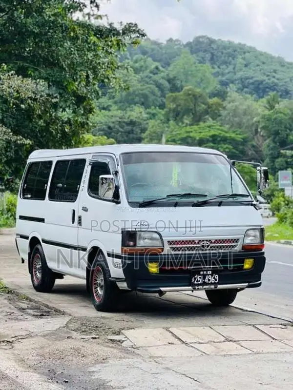 Toyota Dolphin 1994 Van (Used)
