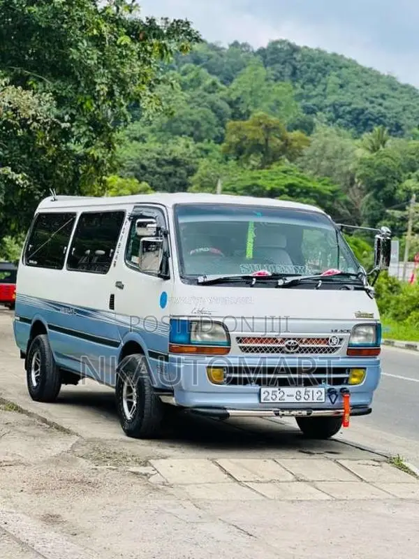 Toyota Dolphin 1994 Van (Used)