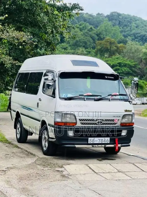 Toyota Dolphin 1990 Van (Used)